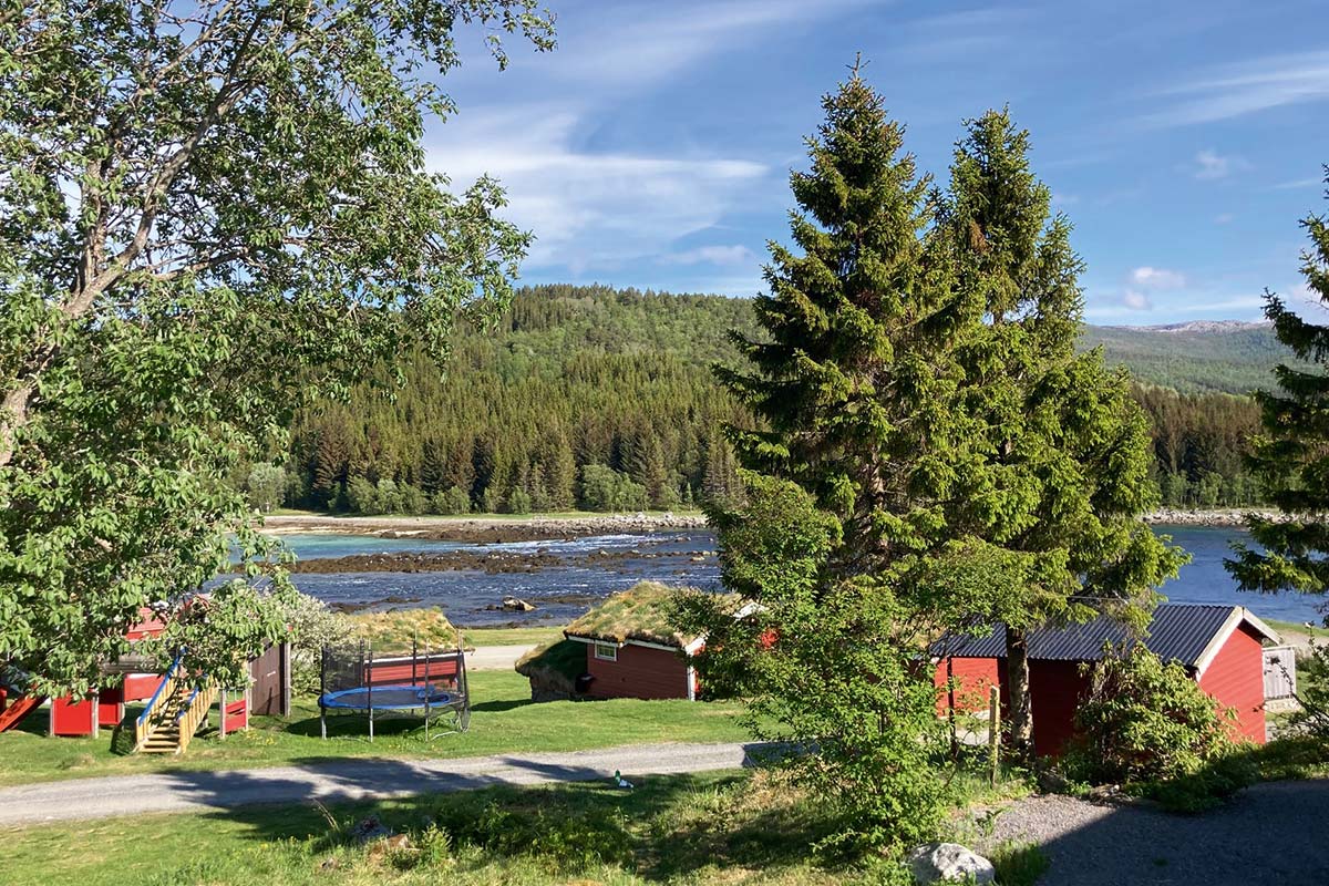 campingplass med hytter og lekeplass overnatting i Hamarøy
