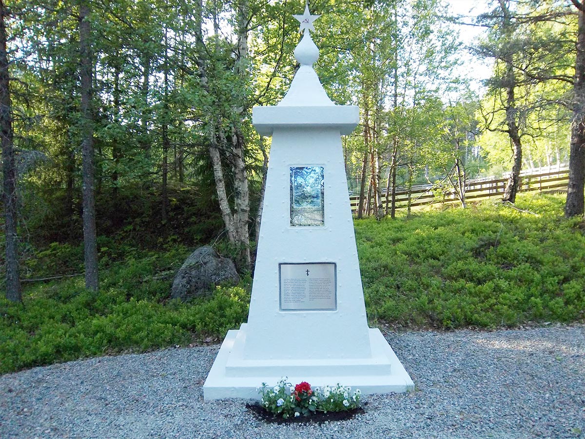 russisk minnesmerke severdighet i Hamarøy
